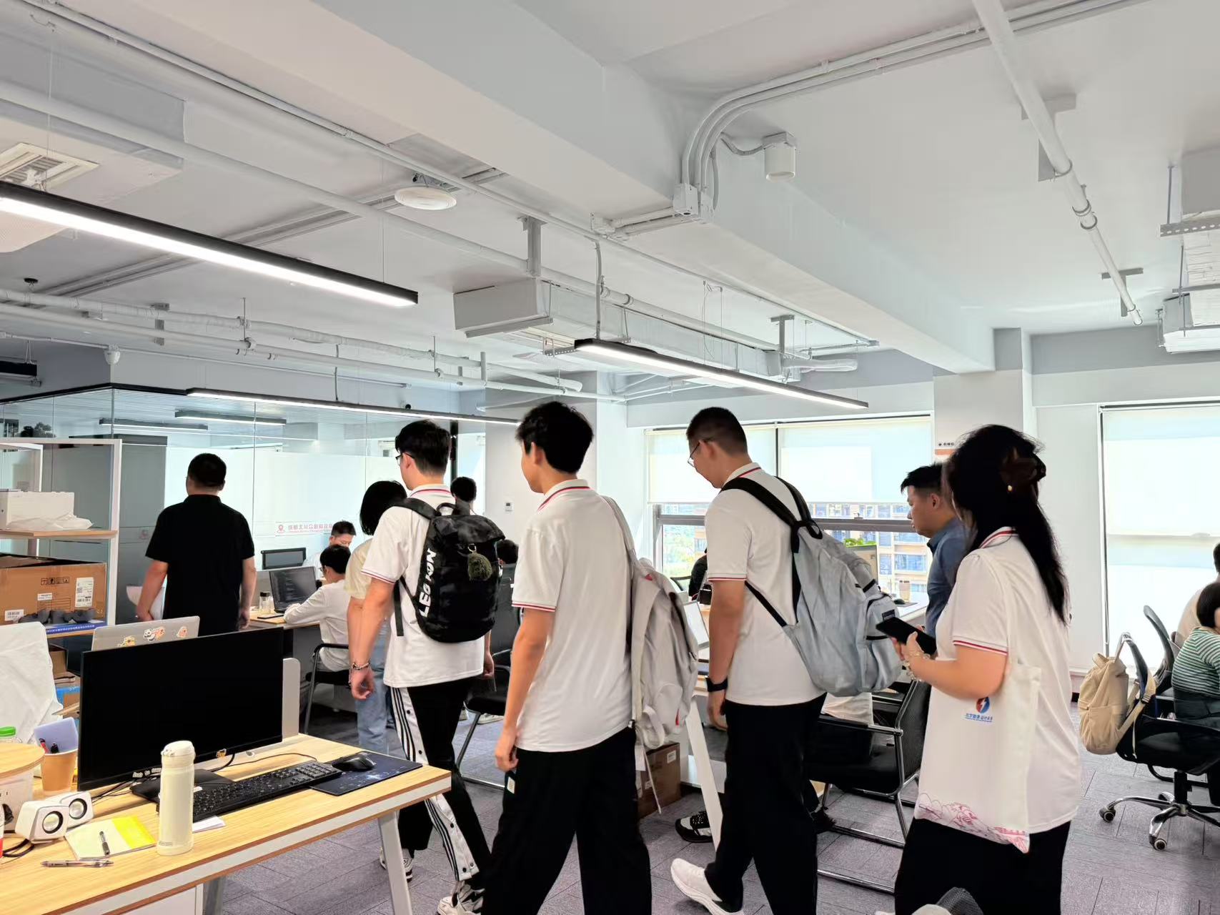 武大学子赴我司调研，共话青年在新质生产力发展中的担当